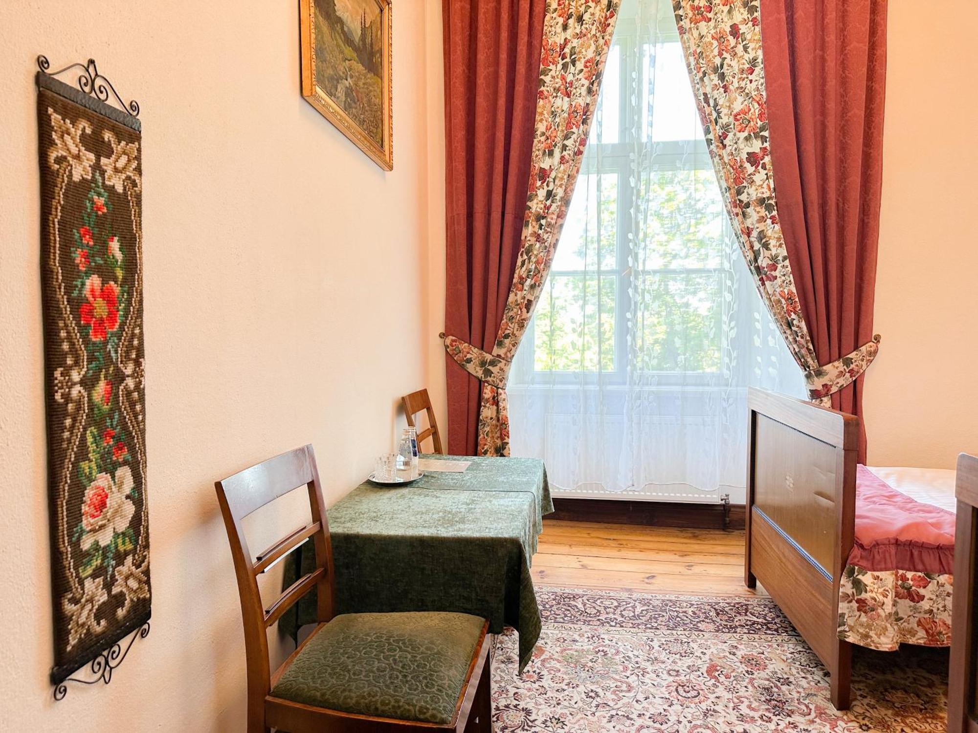 Edoles Pils Hotel Room photo